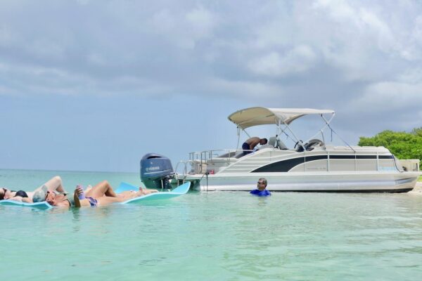 Private-Charter-on-Barefoot-One-image-3